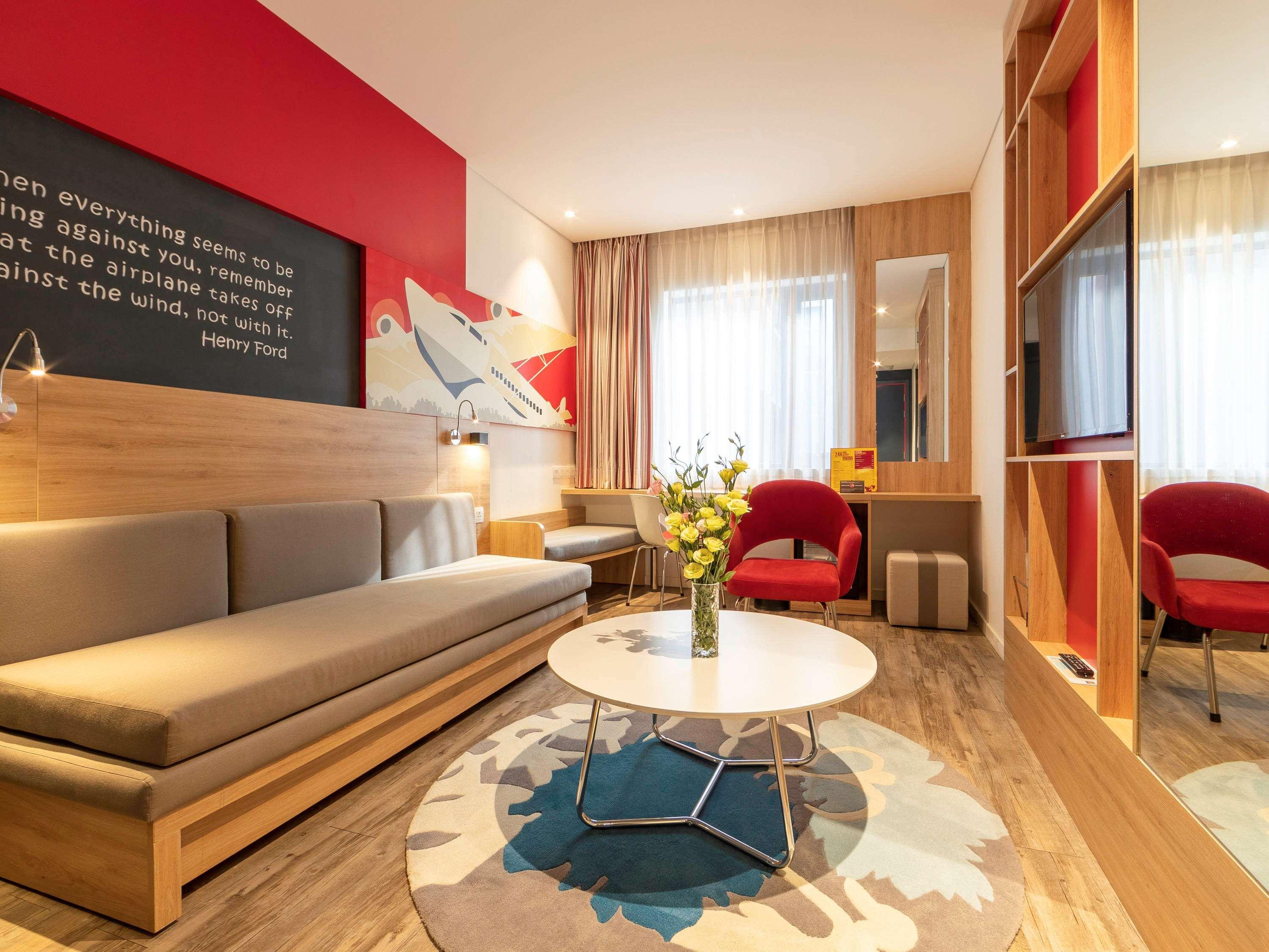 Ibis Sân Bay Sài Gòn 4*