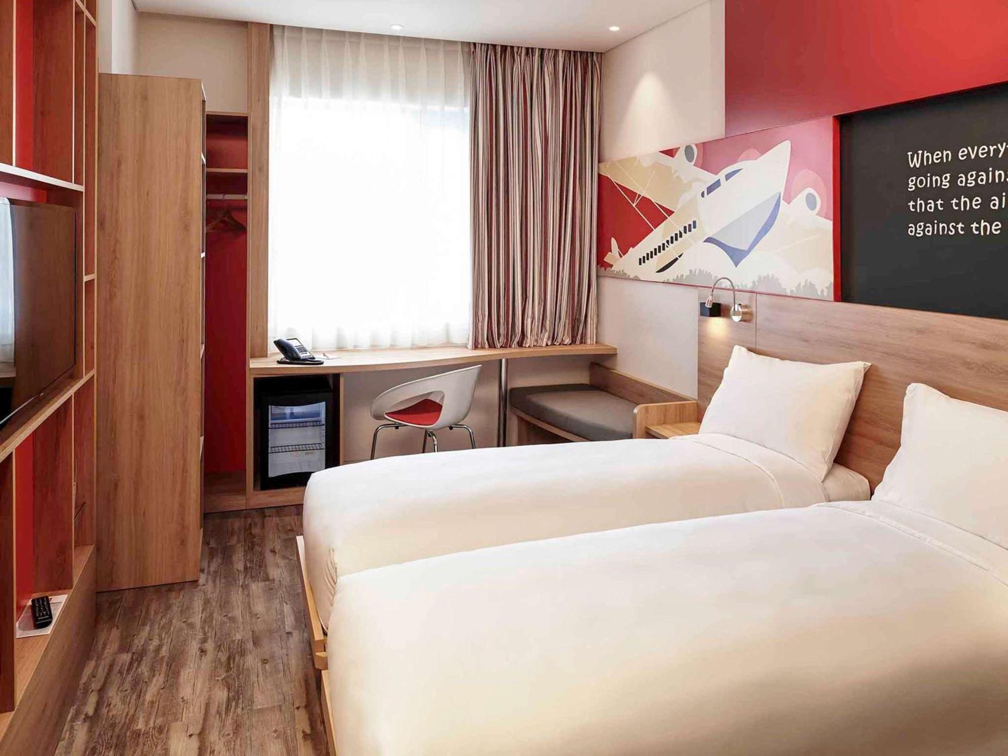 Ibis Sân Bay Sài Gòn 4*