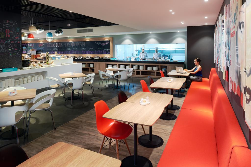 Ibis Sân Bay Sài Gòn Khách sạn 4*