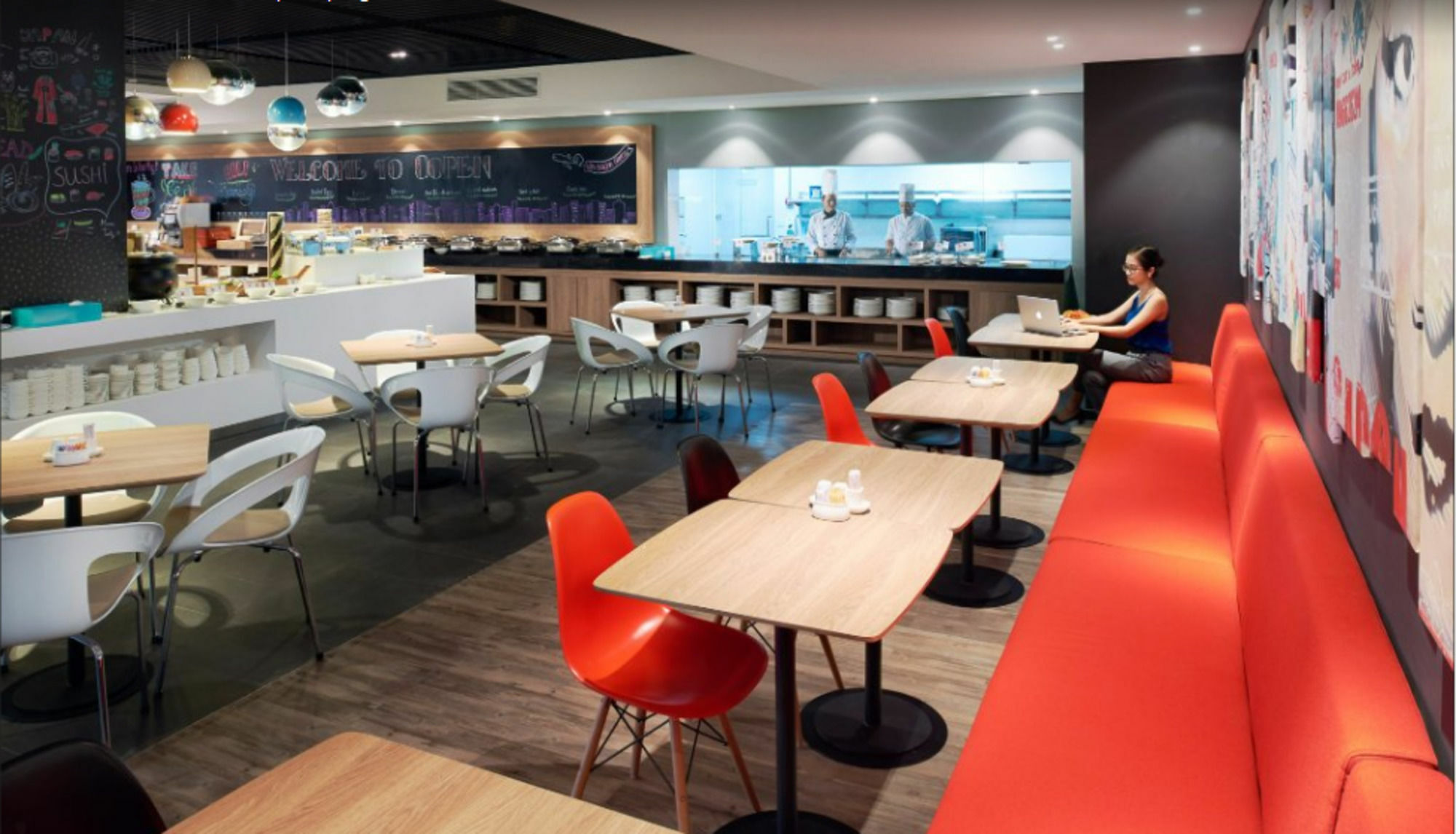 Ibis Sân Bay Sài Gòn Khách sạn 4*